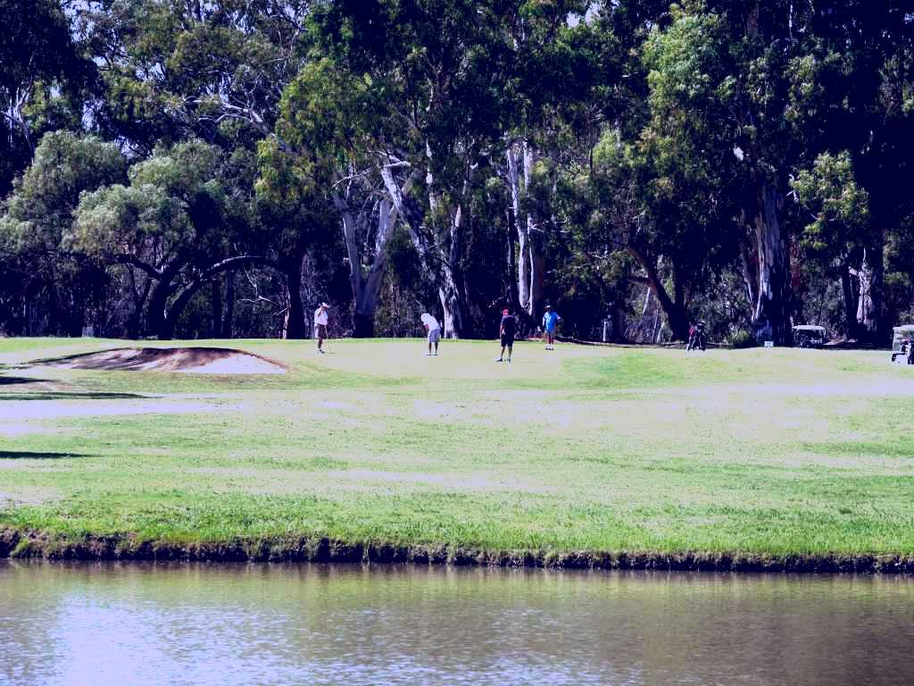 SubjectCoach | Deniliquin Golf Club