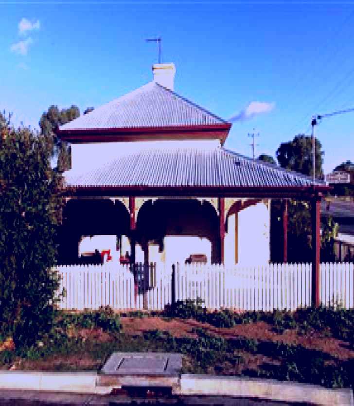 SubjectCoach | Former Customs Officers Residence