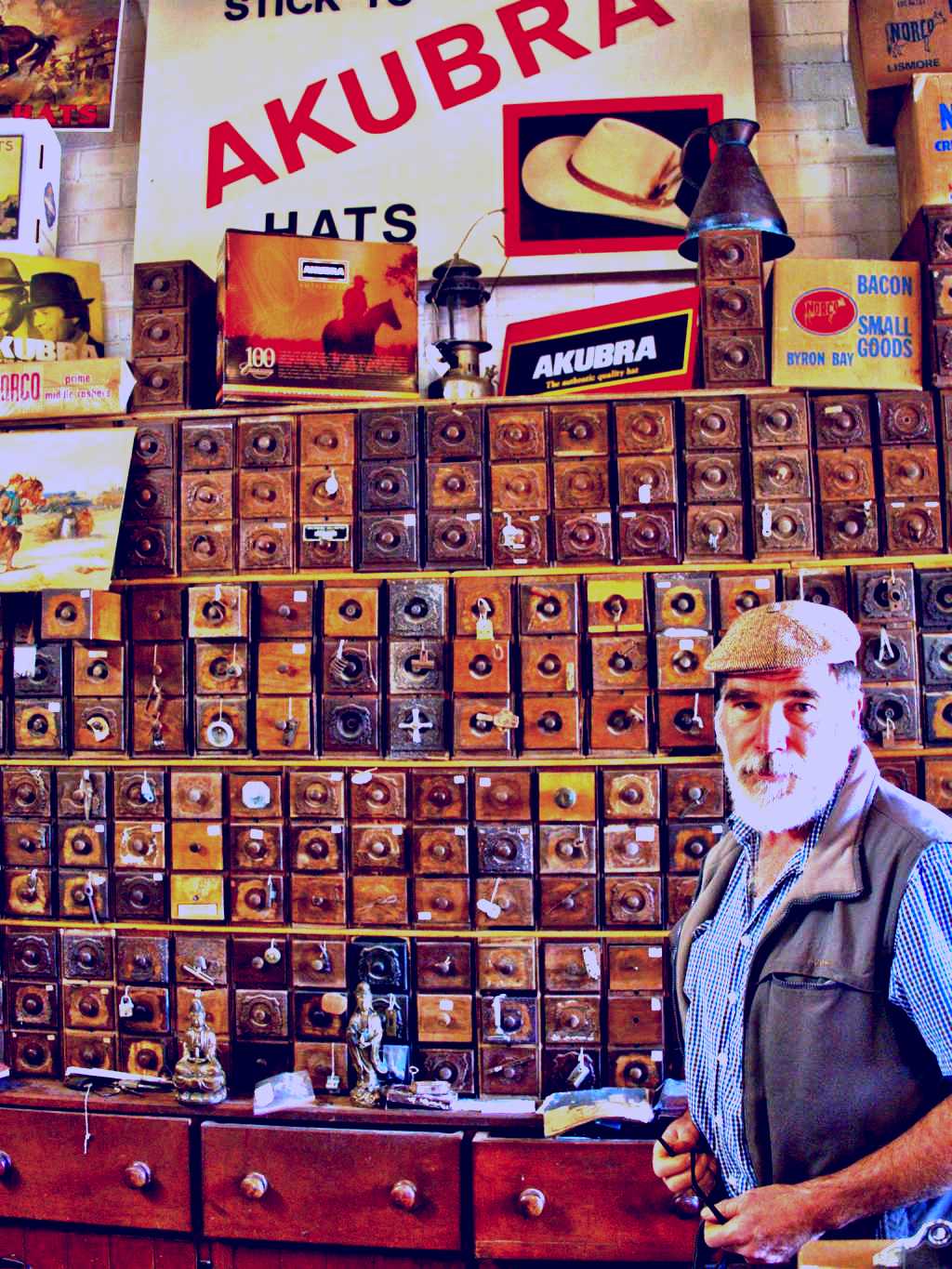 SubjectCoach | Heaths Old Wares and Collectables