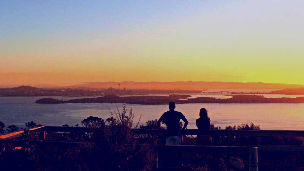 SubjectCoach | Sunset Sea Kayak tour - Rangitoto Island