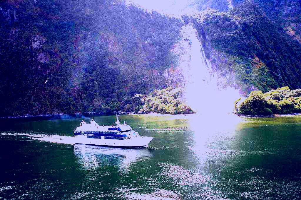 SubjectCoach | Milford Sound Scenic Cruises, Real Journeys