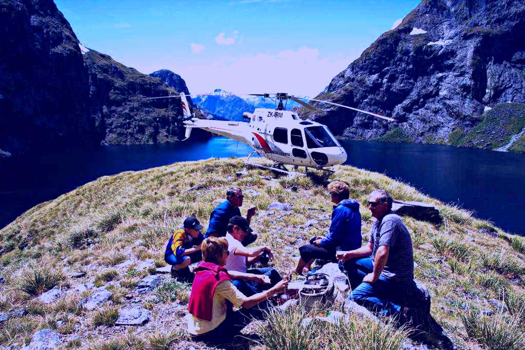 SubjectCoach | Milford Sound - Southern Lakes Helicopters