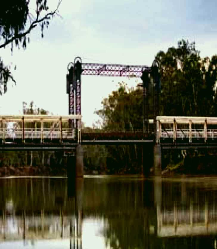 SubjectCoach | Barham Bridge over Murray River