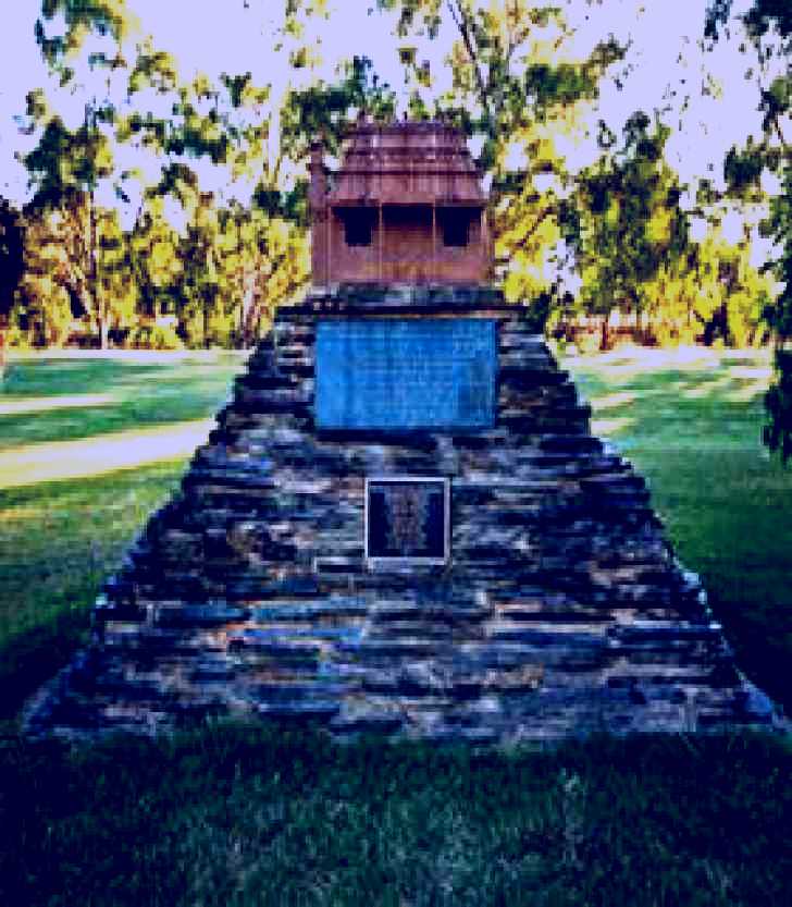 SubjectCoach | Gundagai Memorial Cairns