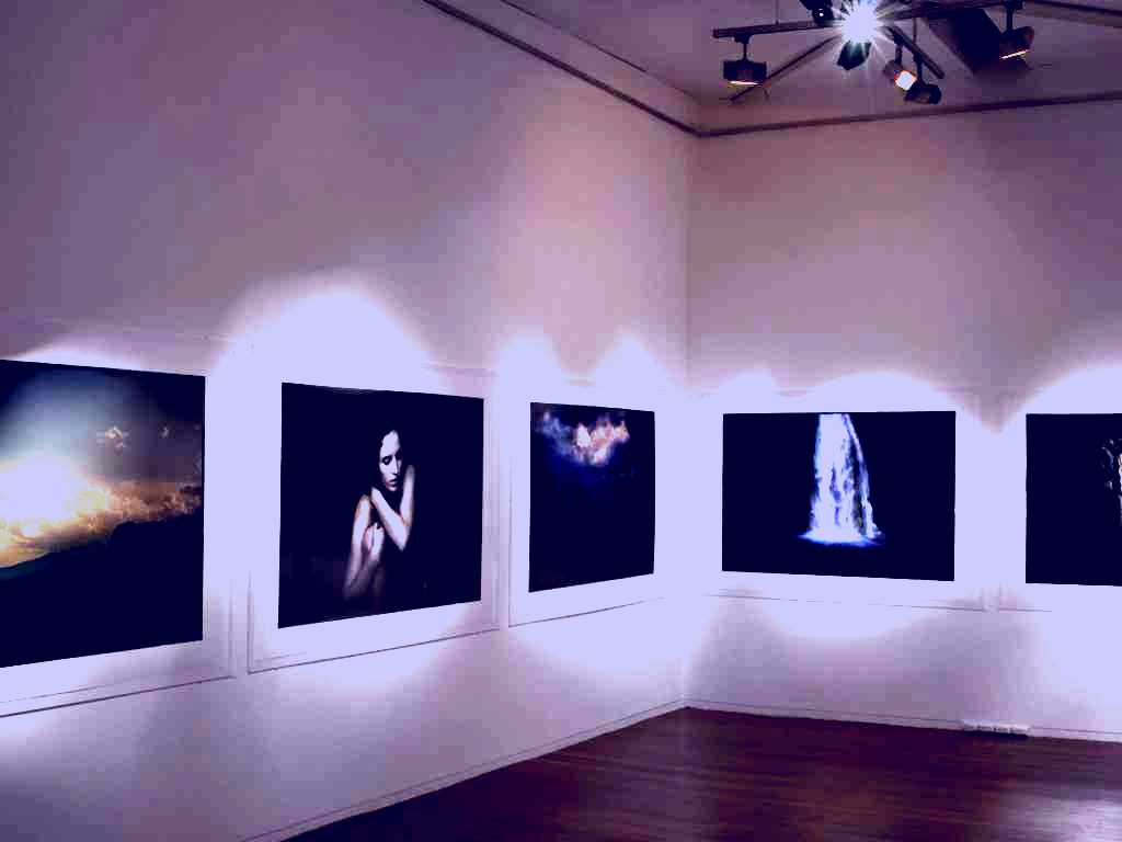 SubjectCoach | Roslyn Oxley9 Gallery