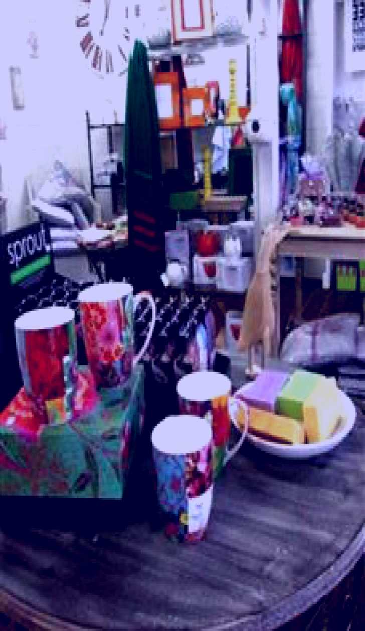SubjectCoach | The Famous Tinonee Cafe and Gift Shop