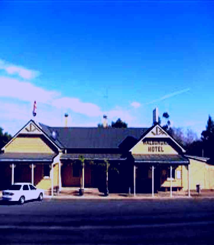 SubjectCoach | Walbundrie Hotel