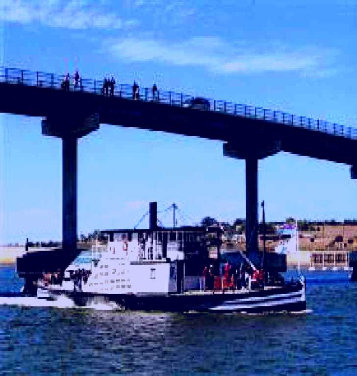 SubjectCoach | Paddle Steamer Oscar W