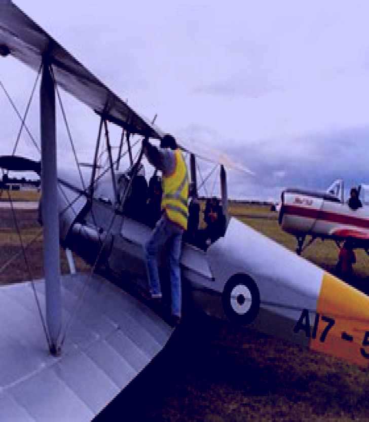 SubjectCoach | Vintage Tiger Moth Joy Flights