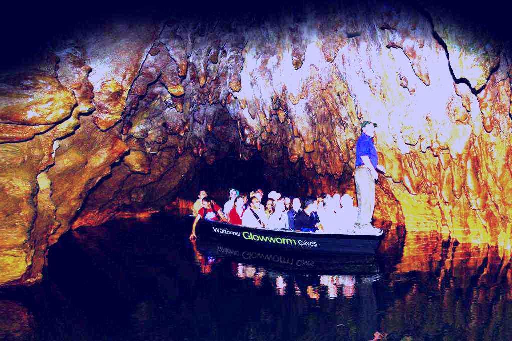 SubjectCoach | Hobbiton Movie Set + Waitomo Caves Day Tour: Ex Auckland