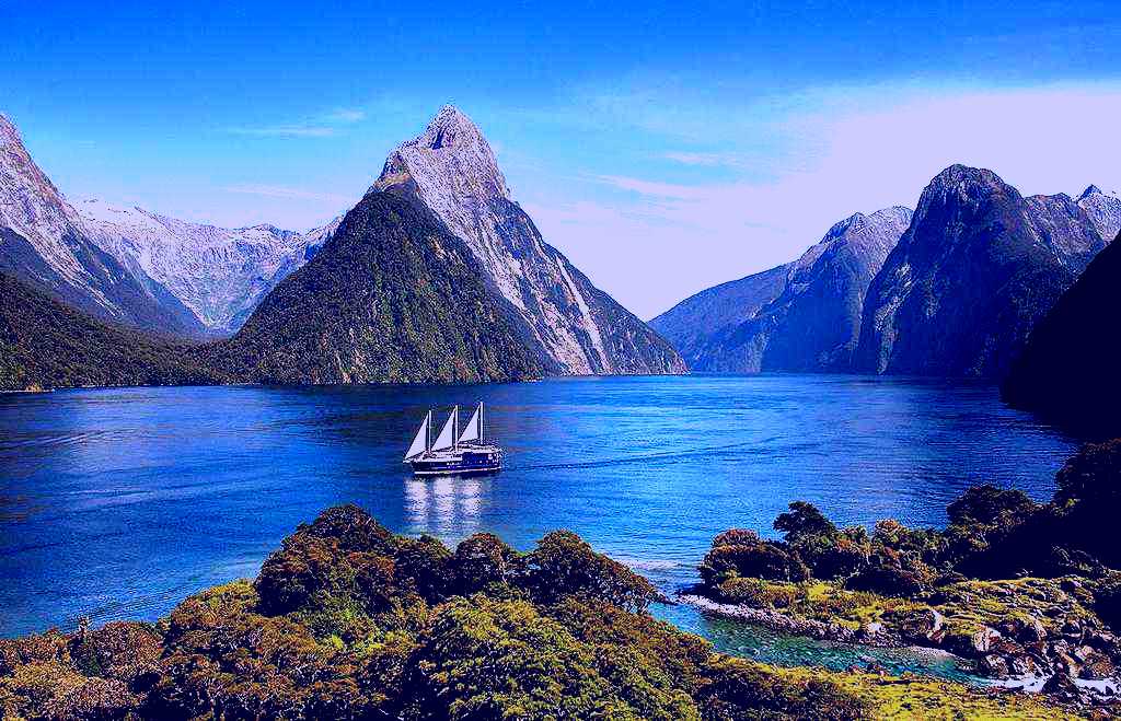 SubjectCoach | Milford Sound Nature Cruises, Real Journeys